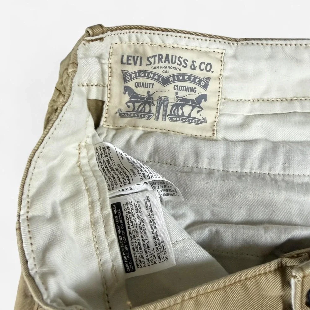 Levi Strauss Tan Chino Style Shorts Size 38 x 10